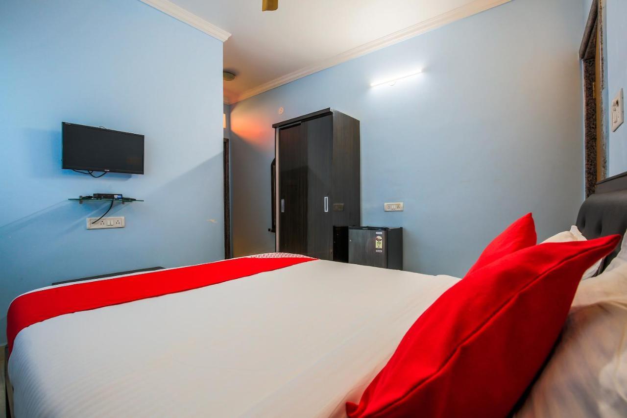 Oyo 15626 The Sovva Hotel Морджим Экстерьер фото