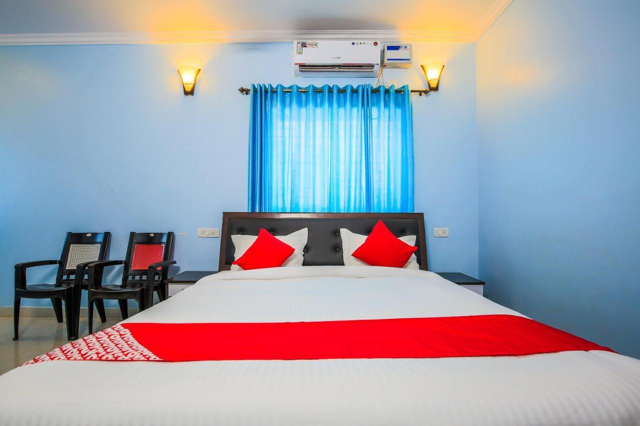 Oyo 15626 The Sovva Hotel Морджим Экстерьер фото